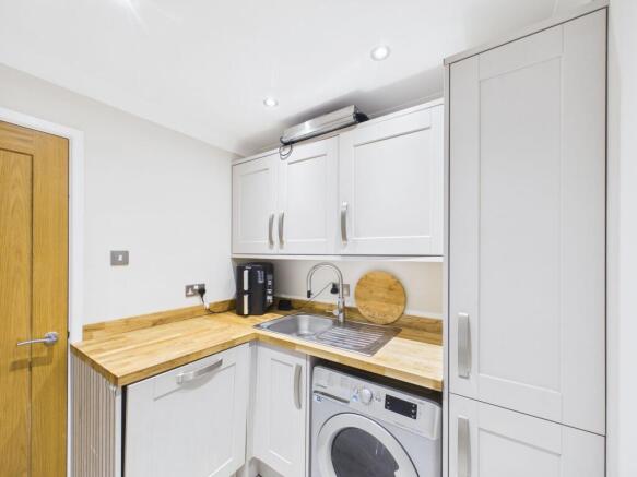 4 bed Detached for sale Image 8