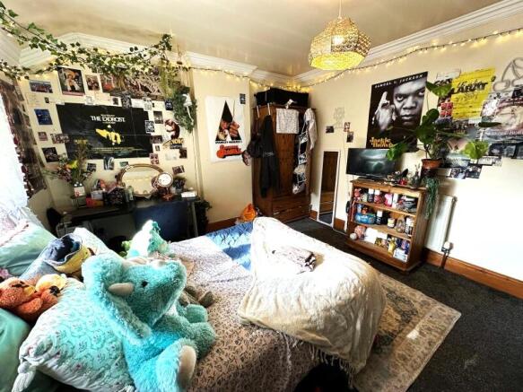 4 bed Terraced to rent Image 6