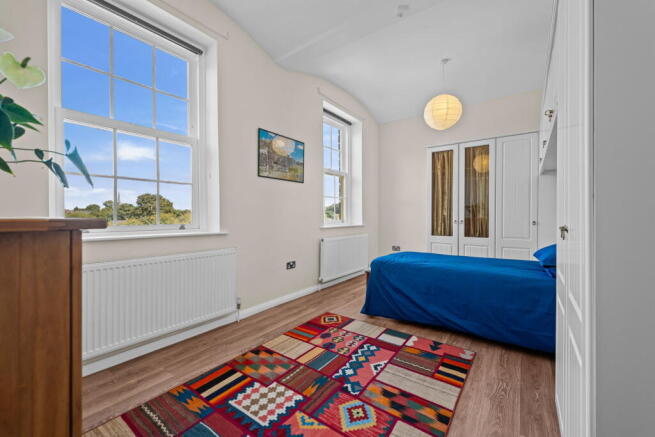 3 bed Flat for sale Image 10