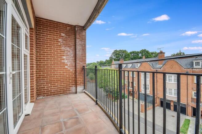 Rhapsody Crescent, Warley, Brentwood, CM14 photo 4