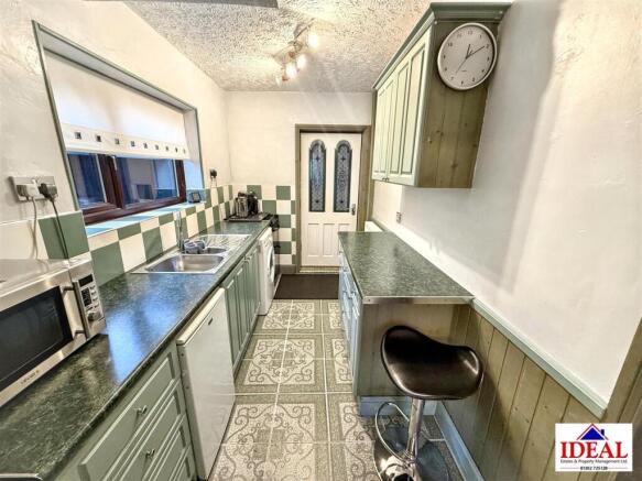 3 bed Semi-Detached for sale Image 8
