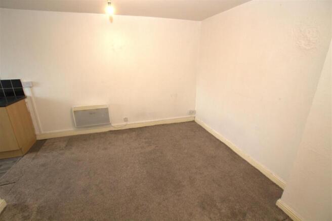 1 bed Flat to rent Image 5