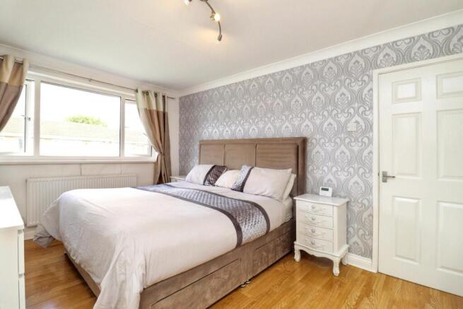 3 bed Semi-Detached for sale Image 10