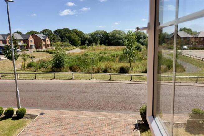 Pondside Close, Hurworth, DL2 2NN. photo 4