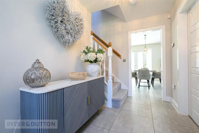 4 bed Detached for sale Image 8