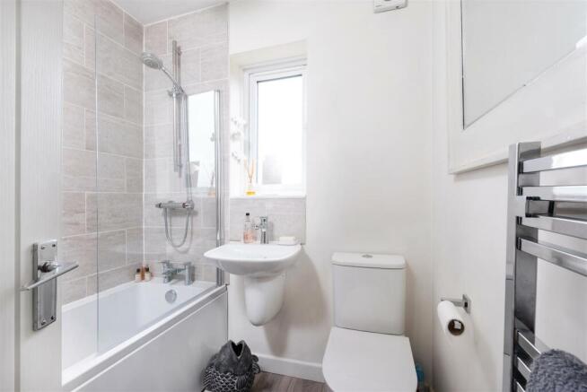 Family Bathroom.jpg