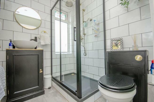 Ensuite.jpg