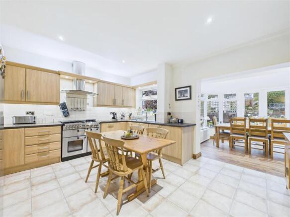 3 bed Detached Bungalow for sale Image 9