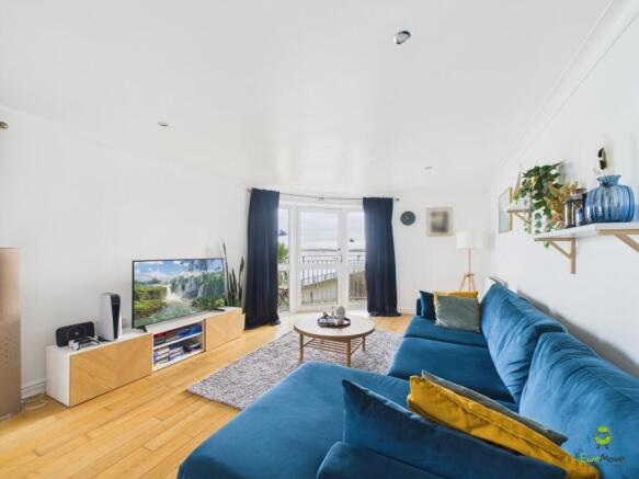 CAM02615G0-PR0151-STILL005