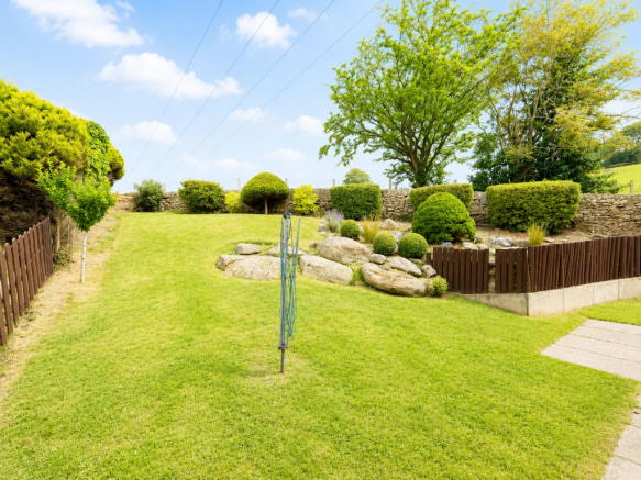 3 bed Town House for sale Image 8