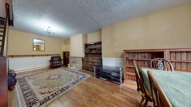 LOUNGE/DINING ROOM
