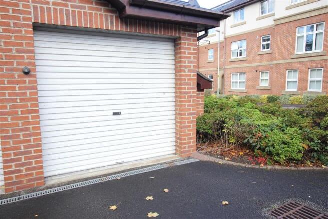 Garage.JPG