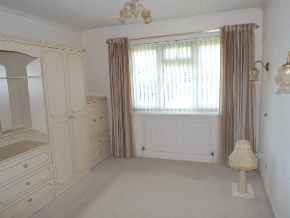 BEDROOM 1: