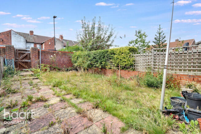 3 bed Terraced for sale Image 4
