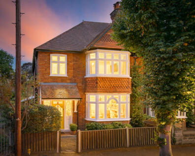 Limes Road, Weybridge, KT13
