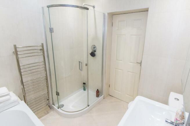 Master Bedroom En-Suite