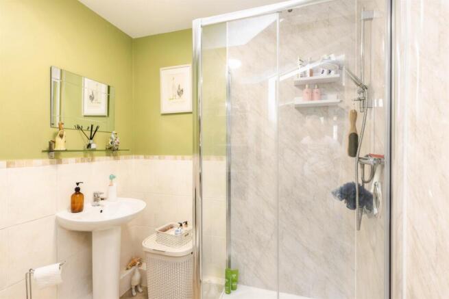 2 bed Flat for sale Image 12
