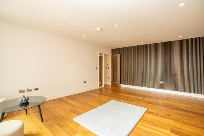 2 bed Apartment for sale Image 5