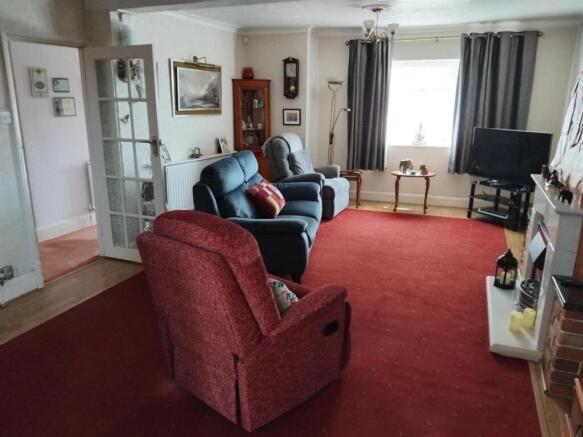 lounge 2 .jpg