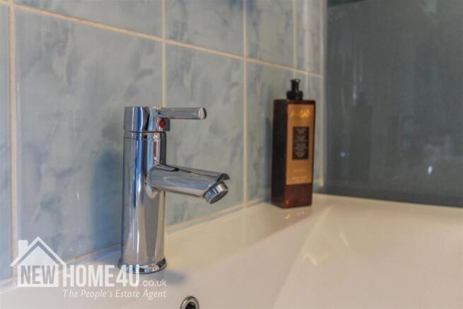 FAMILY BATHROOM: