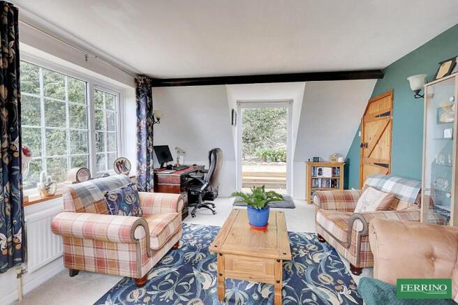 Sitting Room/Bedroom 4