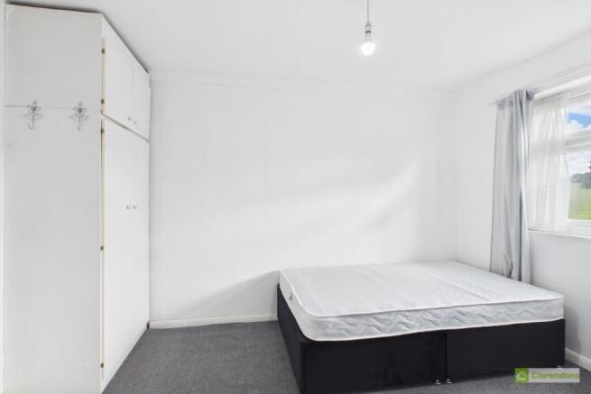 CAM04580G0-PR0033-STILL010