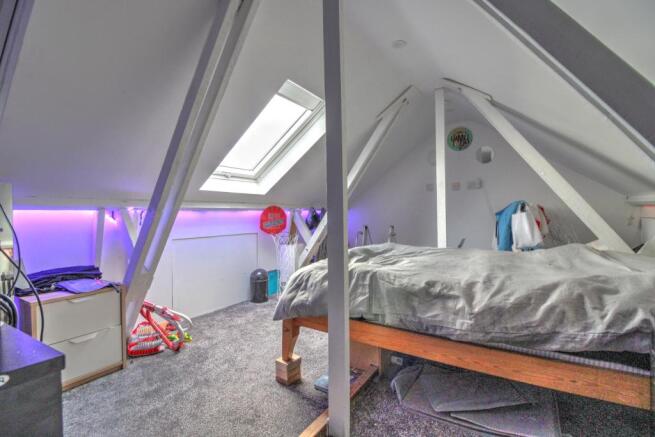 Bonus 'Loft' Room