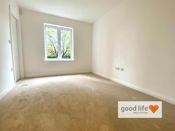 20260528_112852748_iOS32 aylesford mews.jpg