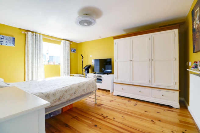 4 bed Detached for sale Image 12