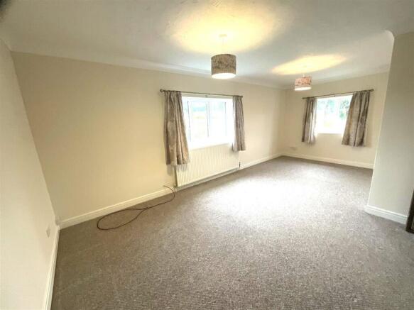 1 bed Flat to rent Image 4