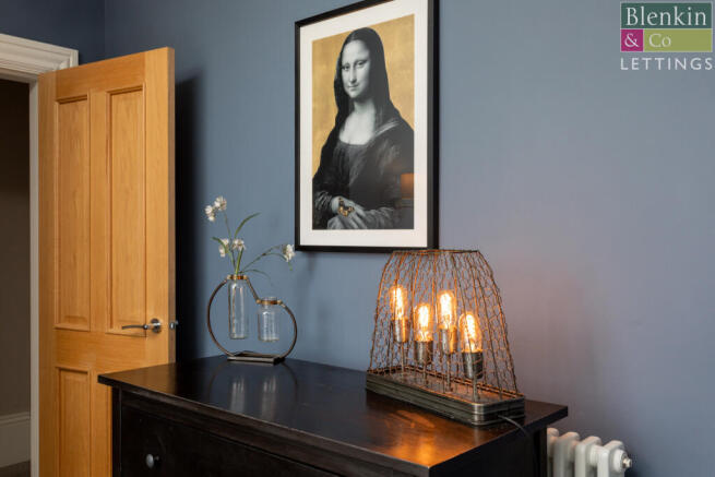 2 bed Apartment to rent Image 10