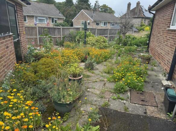 42969-1 mill side gdn.jpg