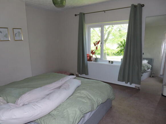 3 bed Semi-Detached for sale Image 11