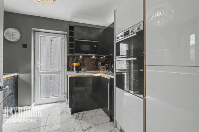 3 bed Semi-Detached for sale Image 5