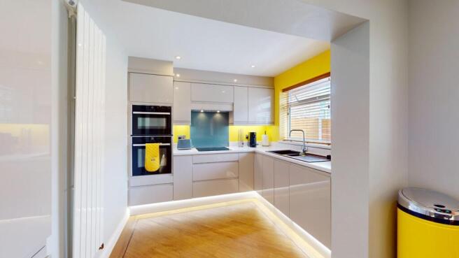 KITCHEN/FAMILY AND BREAKFAST ROOM