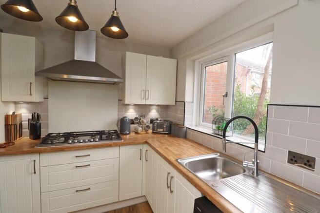 MODERN KITCHEN