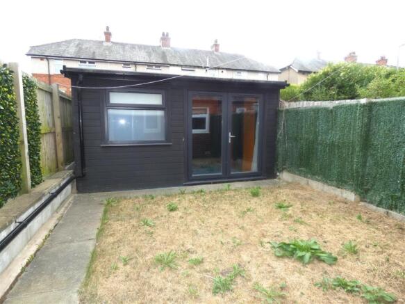 3 bed Terraced to rent Image 11