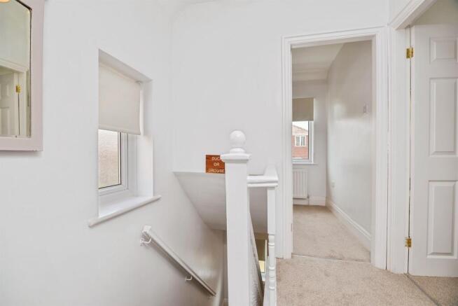 3 bed Semi-Detached for sale Image 8