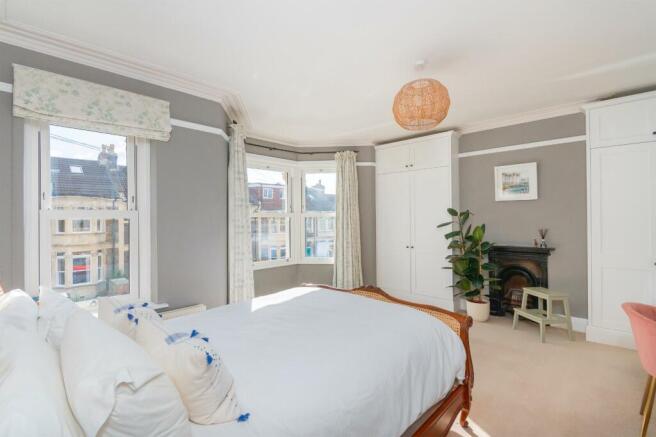 4HVK2RKE - Bedroom L.jpg