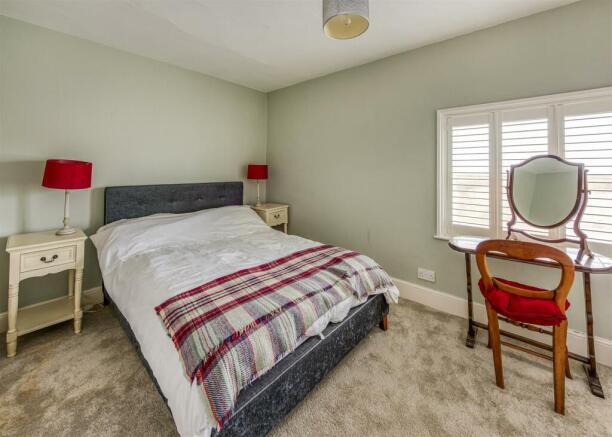 4 Church Road-bed3.jpg