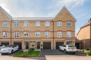 8, Aurelius Drive, Beckenham BR3 3FJ