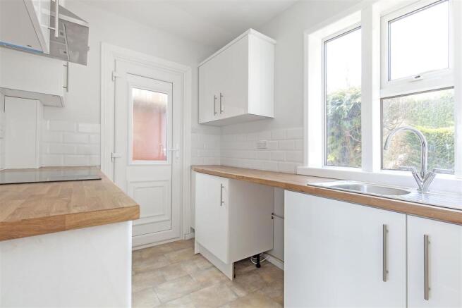 10 Heather Way-5.jpg
