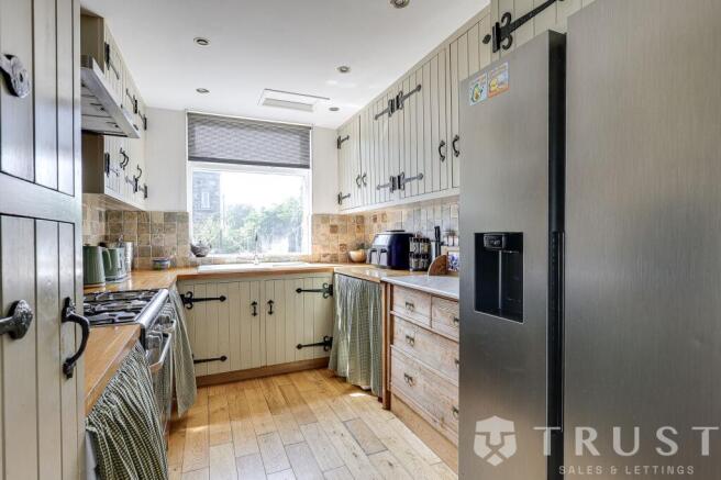 3 bed Terraced for sale Image 10