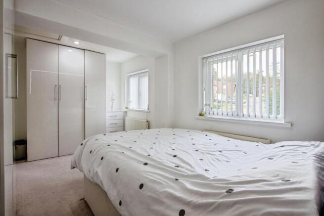 4 bed Detached for sale Image 7