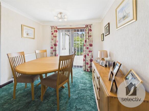 4 bed Detached Bungalow for sale Image 8