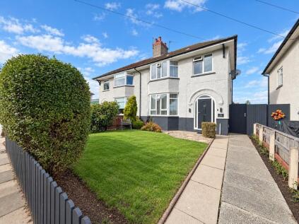 Bedford Avenue, Birkenhead, CH42
