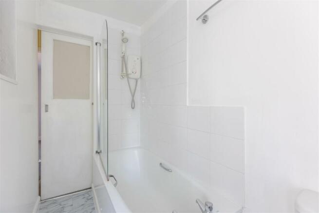 Scarborough Road 76 Bathroom-3.jpg