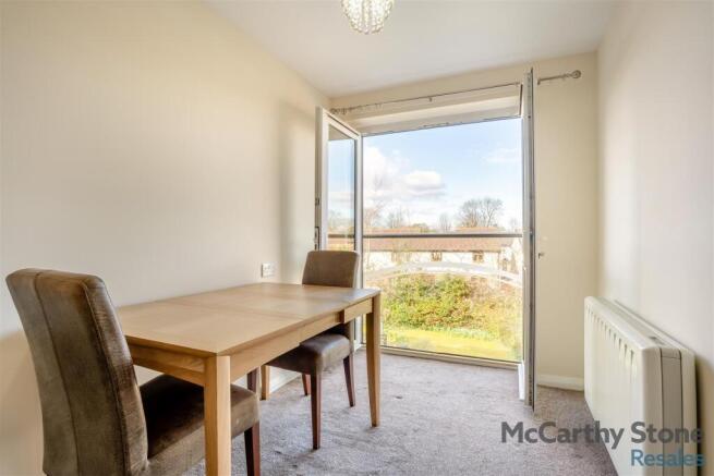 8684562-interior18.jpg