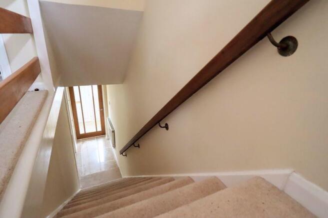 Stairs/Entranc...