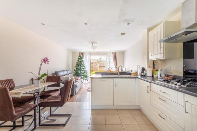 Westview Close-9.jpg